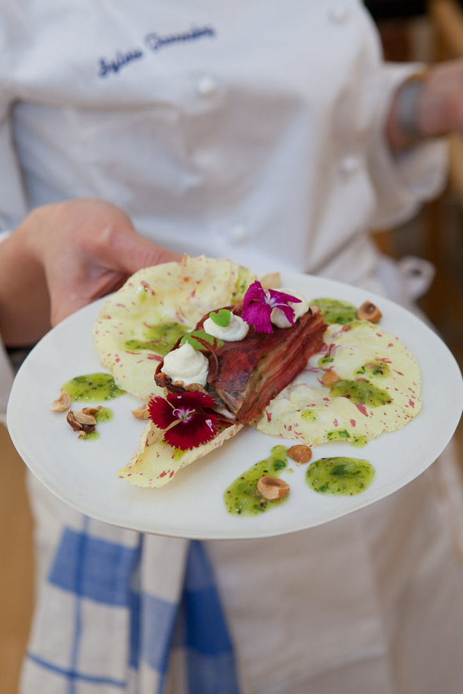 Assiette colorée pour la Saint-Valentin